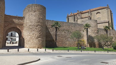 رندة Ronda إسبانيا كان بها مسجد كبير لكنه هدم بعد خروج المسلمين منها، وأقام الأسبان كنيسة في مكانه، ولم يبقَ من المسجد سوى المحراب.