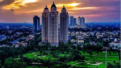 جاكرتاJakarta إندونيسيا مدينة ضخمة تعتبر مركزًا اقتصاديًا تتميز بناطحات السحاب و مراكز التسوق إليك دليل شامل لاستكشاف هذه المدينة